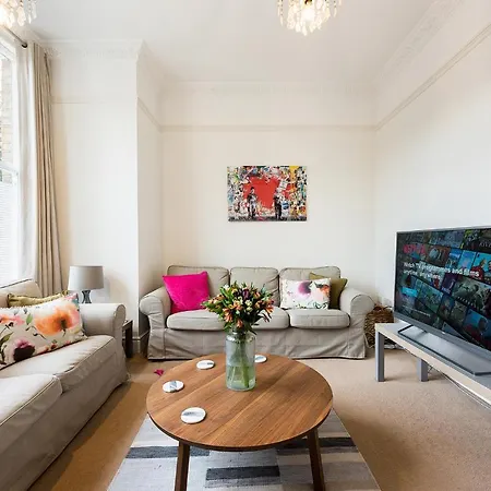 Heart Of Ealing Apartment With Garden London Exterior photo